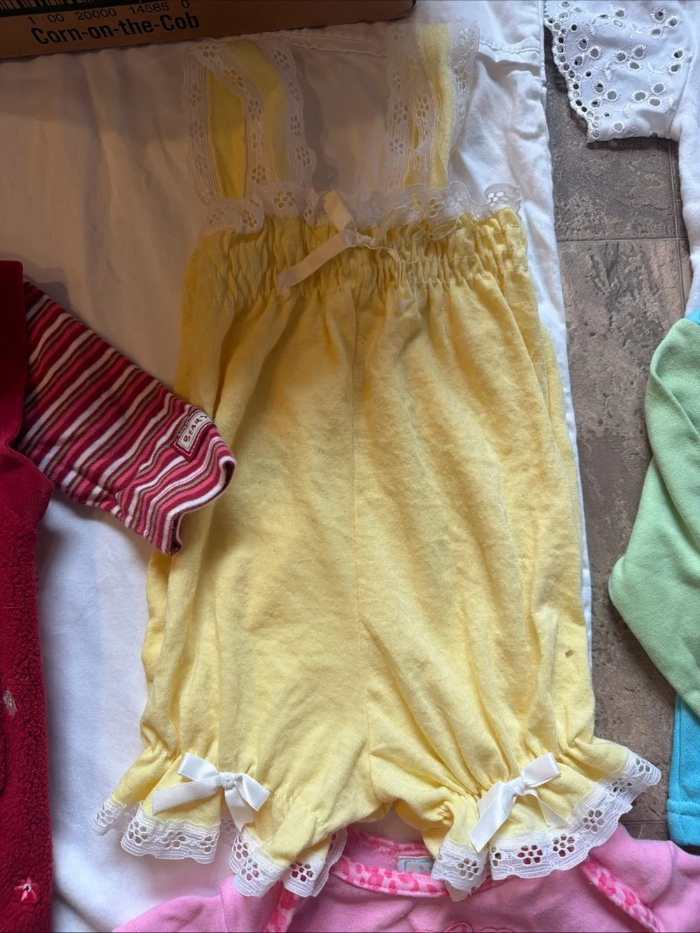 VINTAGE LOT GIRLS 0-3 M 0-6 M FIVE OUTFITS 2 PANT EARLY 2000s MULTICOLORED